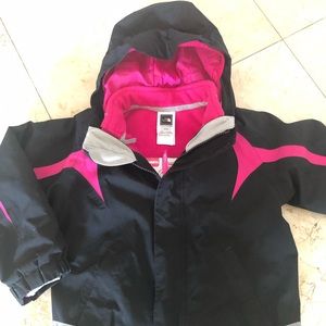 The North Face Girls 4T Tri-Climate jacket coat